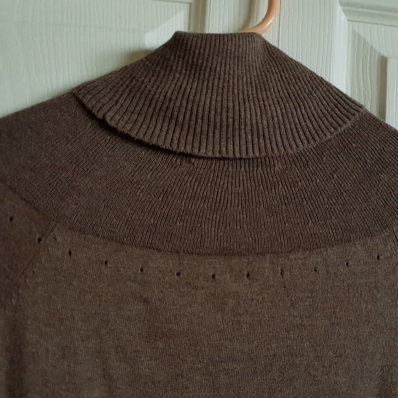 Banana Republic Brown sweater - Picture 3 of 8